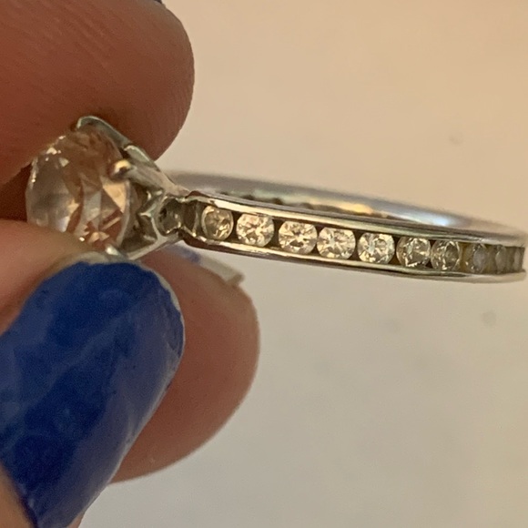 Ring - Picture 3 of 4